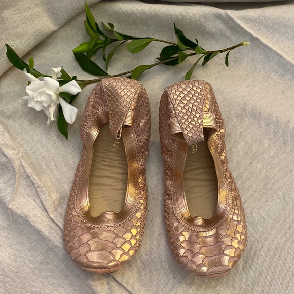 Upside Santa Rose Gold Leather Ballet Flats Size 3Y - Picture 3 of 8